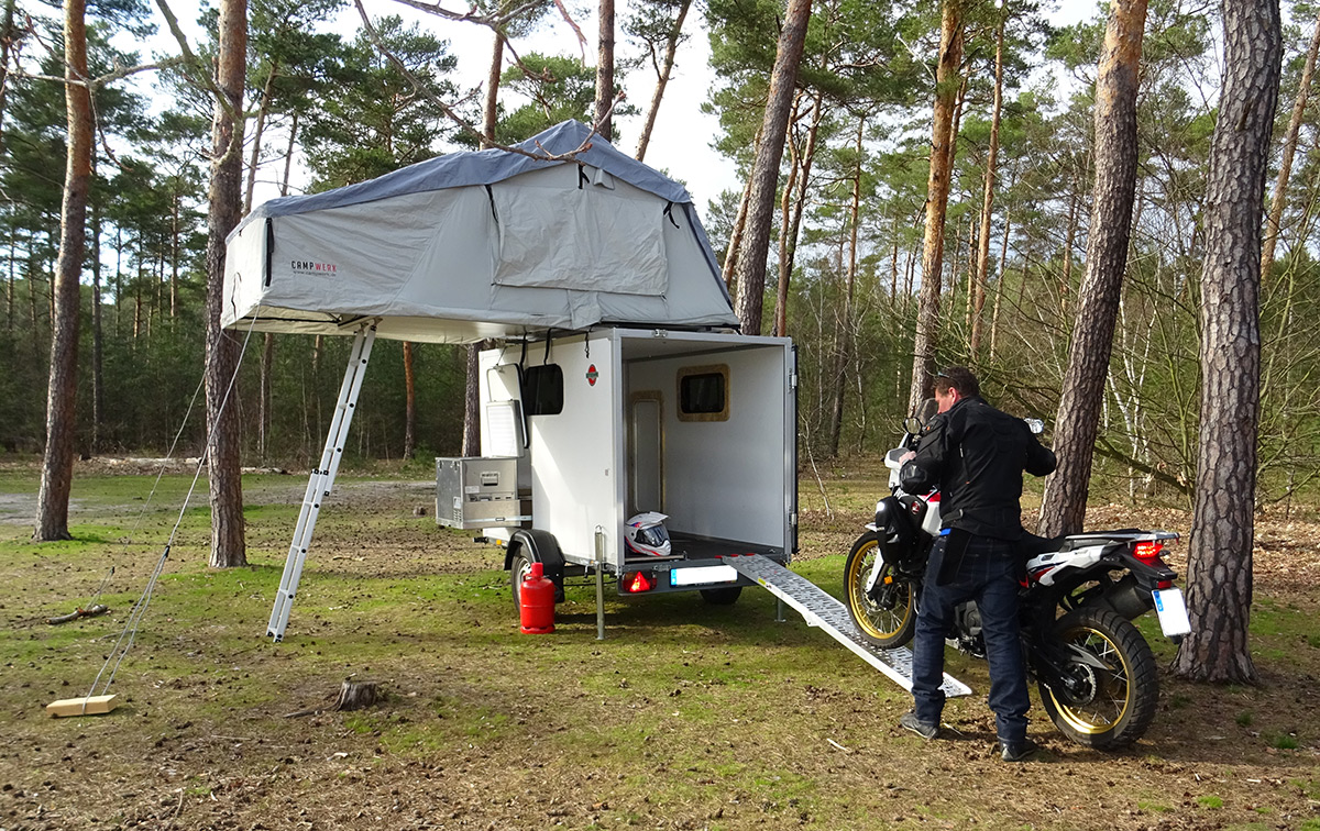 Motorrad Camping Anhänger mit Dachzelt